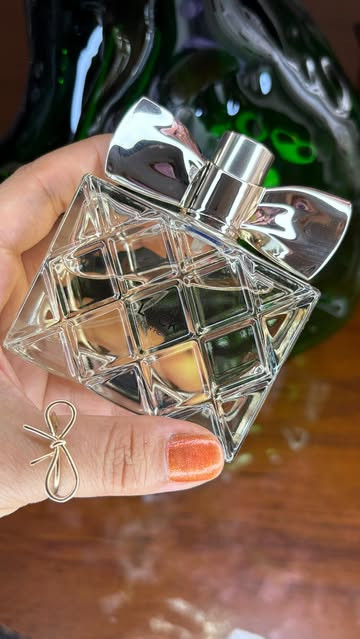 عطر زنانه آون لاک پرفیوم ۵۰ میلAvon luck parfume