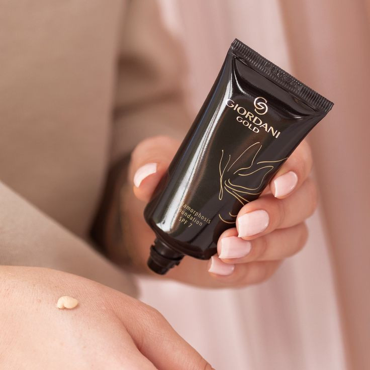 سی سی کرم وگان جوردانی گلد spf30 اوریفلیم رنگ مدیومGIORDANI GOLD Multifunctional CC cream Giordani Gold SPF 30 + UVA protection 42112medium